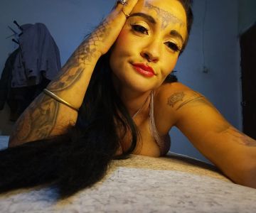 Hola papi quiero ser la nena q cumpla todo lo q papito le dice, tengo todo tipo de morbos soy muuuuyyyy…